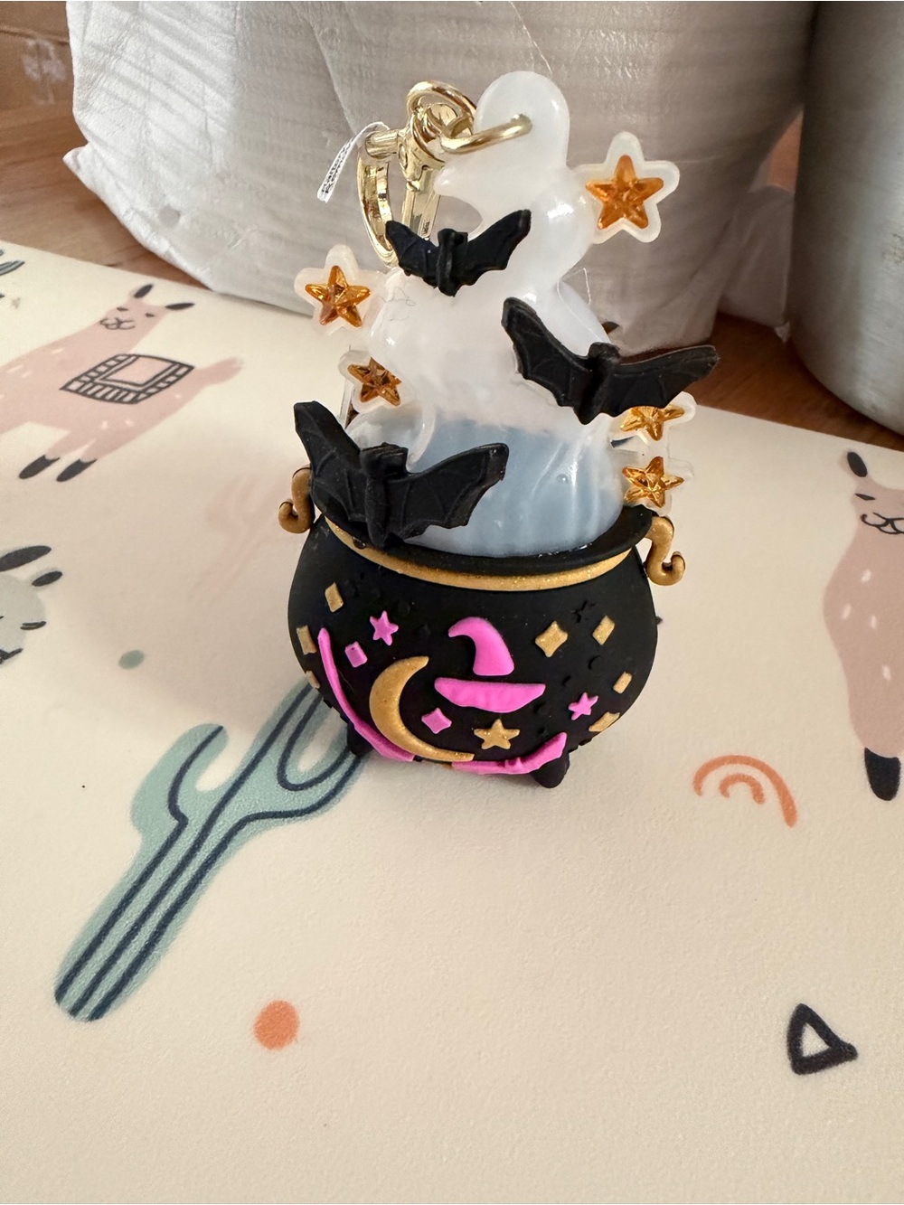 Bath & Body Works Halloween Cauldron Hand Sanitizer Holder Lights Up NWT